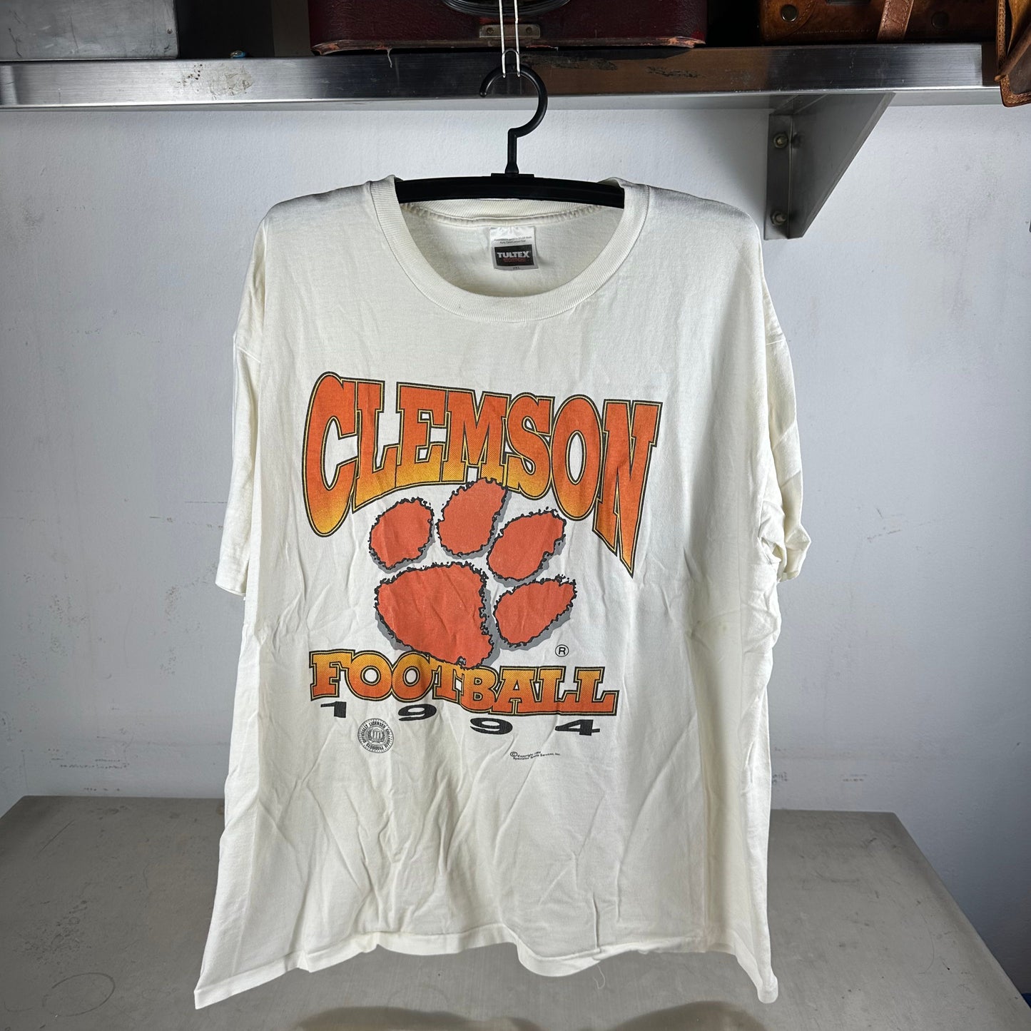 Vintage 1994 Clemson Tigers Football The Pride is Back NCAA Graphic T-shirt