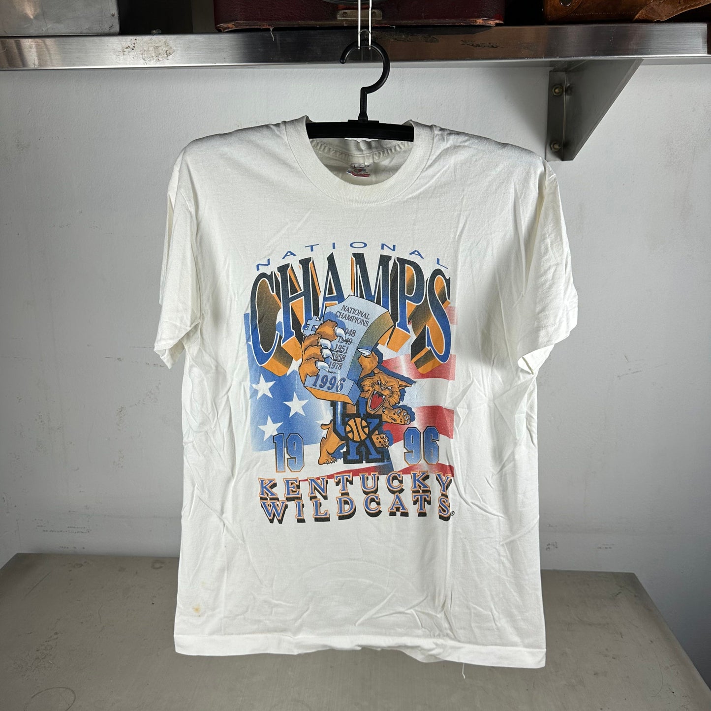 Vintage 1996 Kentucky Wildcats NCAA National Champs Single Stitch T-shirt