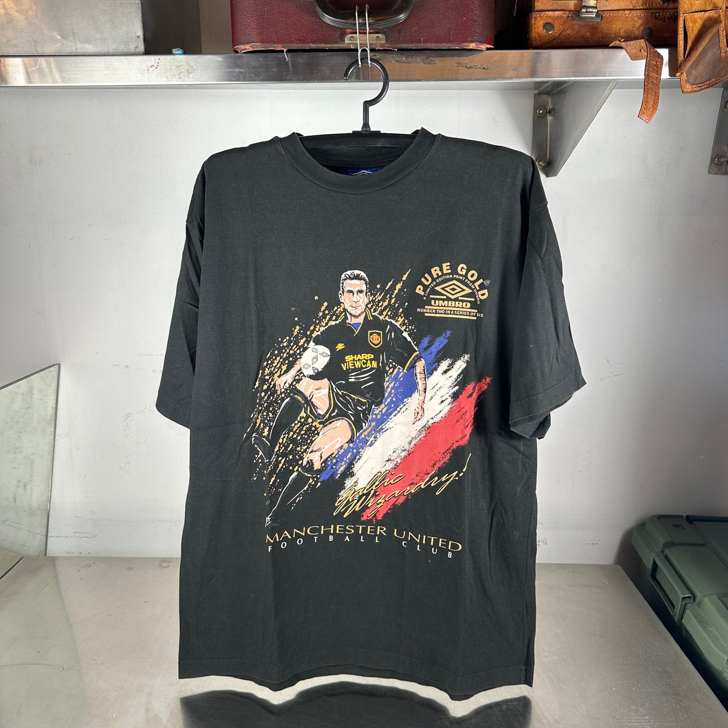 Vintage 90s Umbro Manchester United Eric Cantona Football Soccer T-shirt