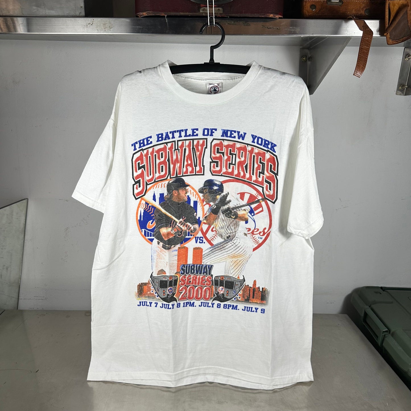Vintage 2000 MLB Subway Series The Battle of New York Graphic T-shirt