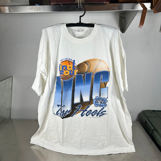 Vintage 1997 UNC Tar Heels NCAA Basketball Final Four Graphic T-shirt