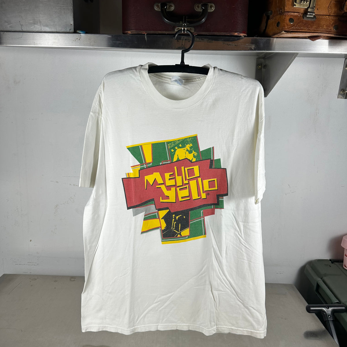 Vintage 90s Mello Yello Let It Out Graphic T-shirt