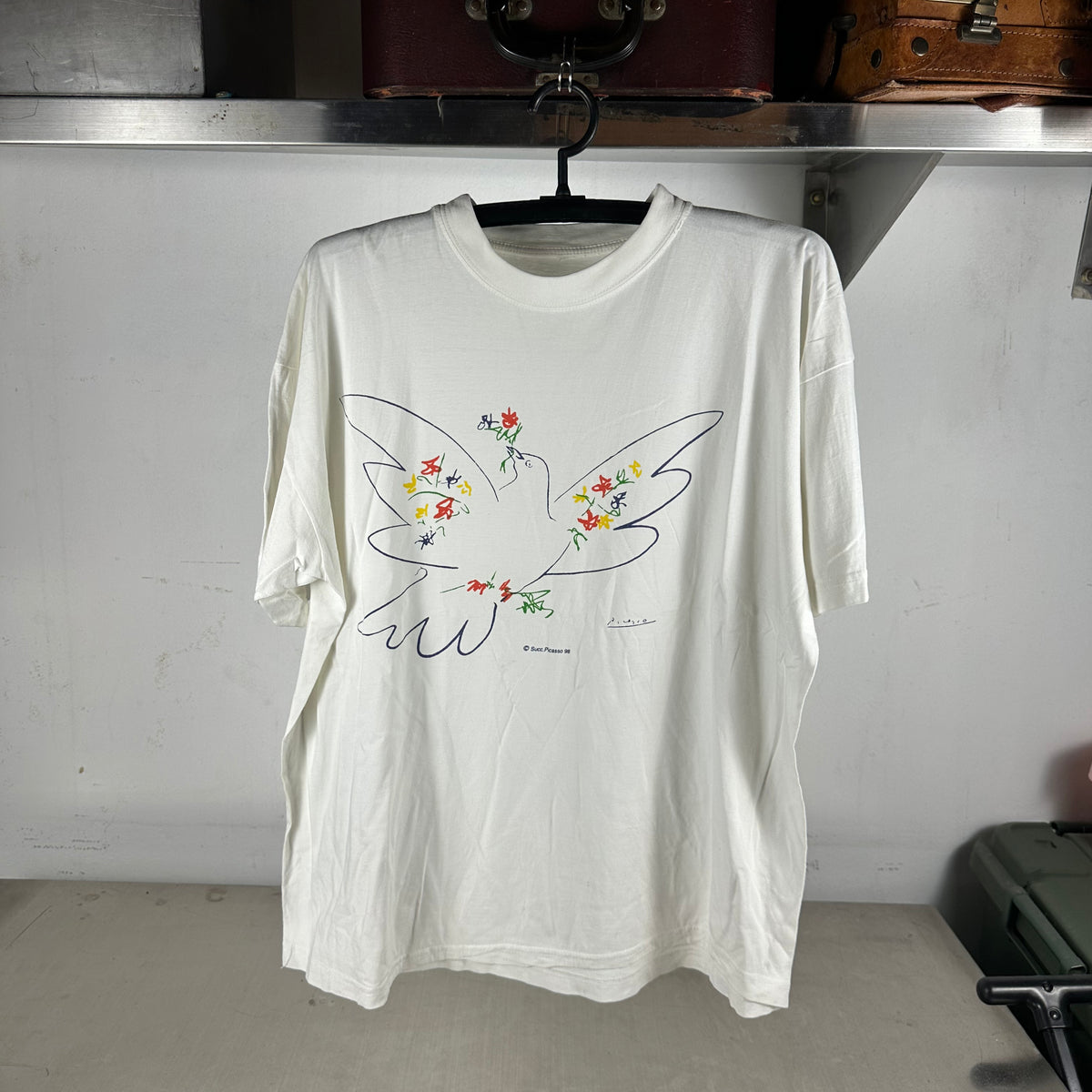 Vintage 1998 Pablo Picasso Peace Dove Flower Art Graphic T-shirt