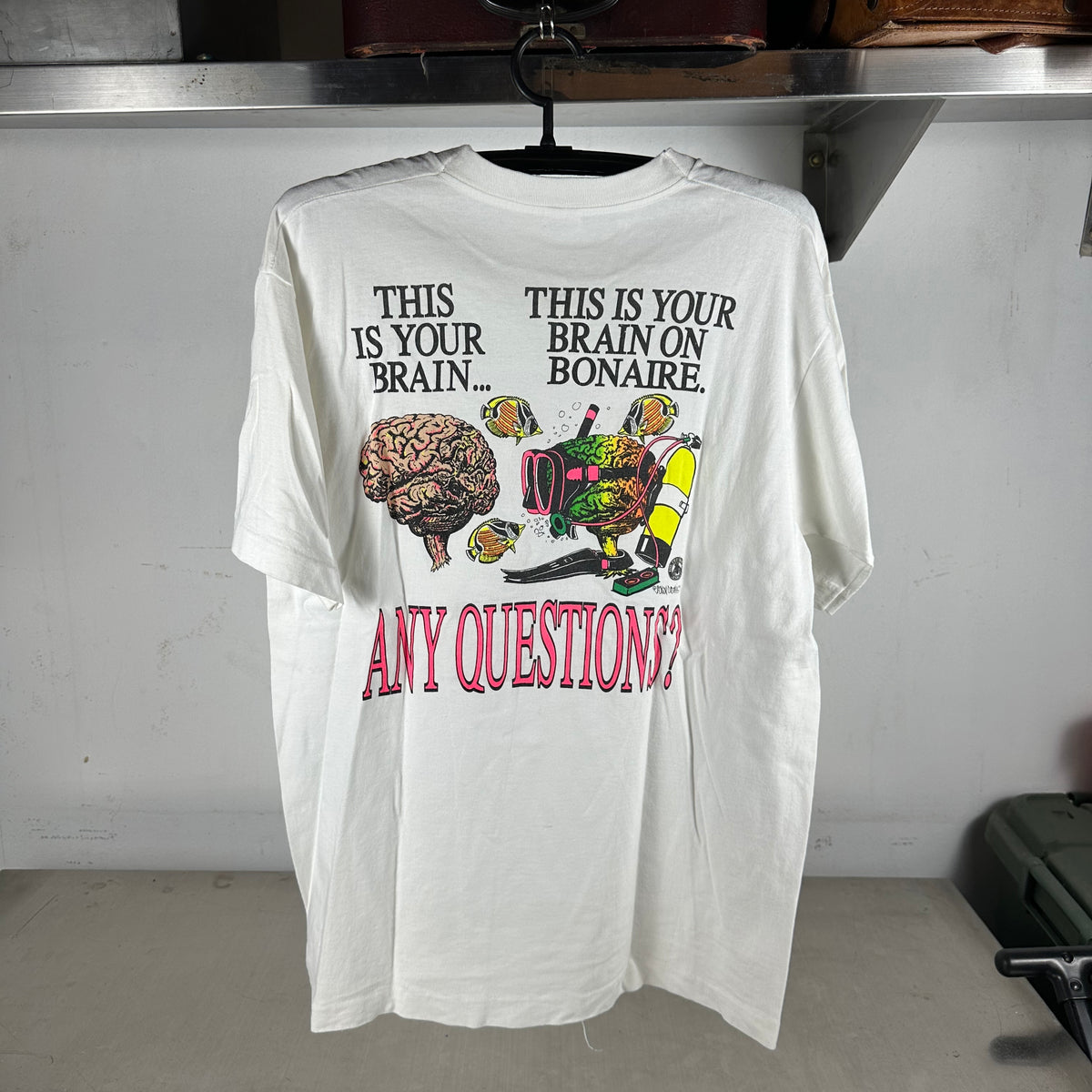 Vintage 1990 Brainwaves Sportswear This Is Your Brain Graphic Single Stitch T-shirt