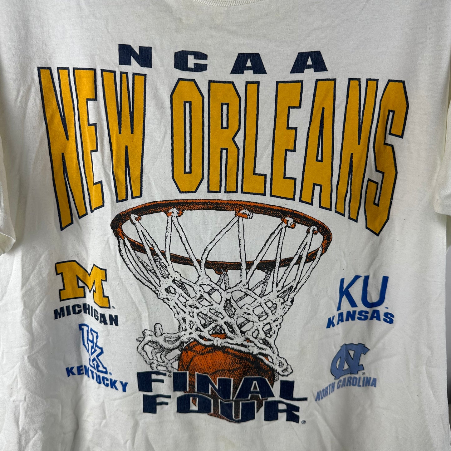 Vintage 90s New Orleans NCAA College Basketball Final Four Graphic T-shirt