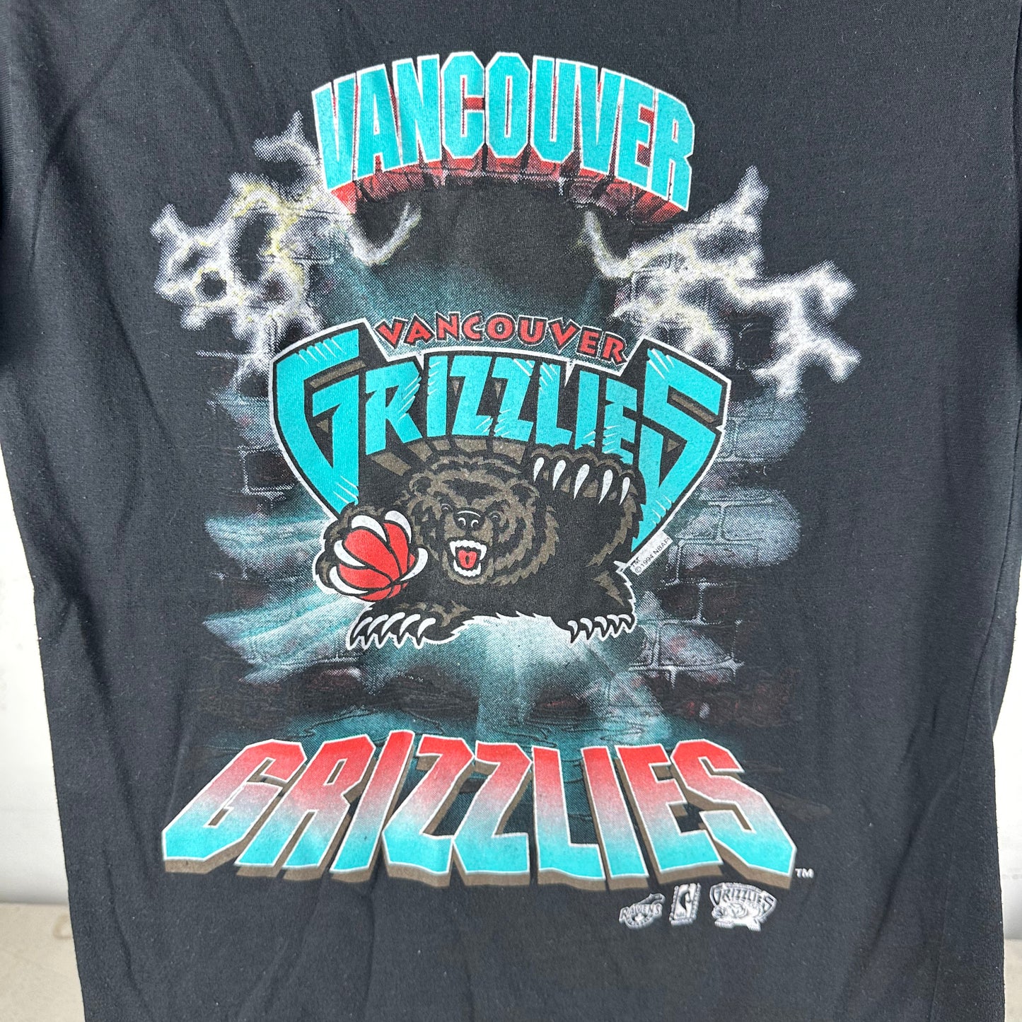 Vintage 90s Vancouver Grizzlies NBA Lightning Graphic Single Stitch T-shirt