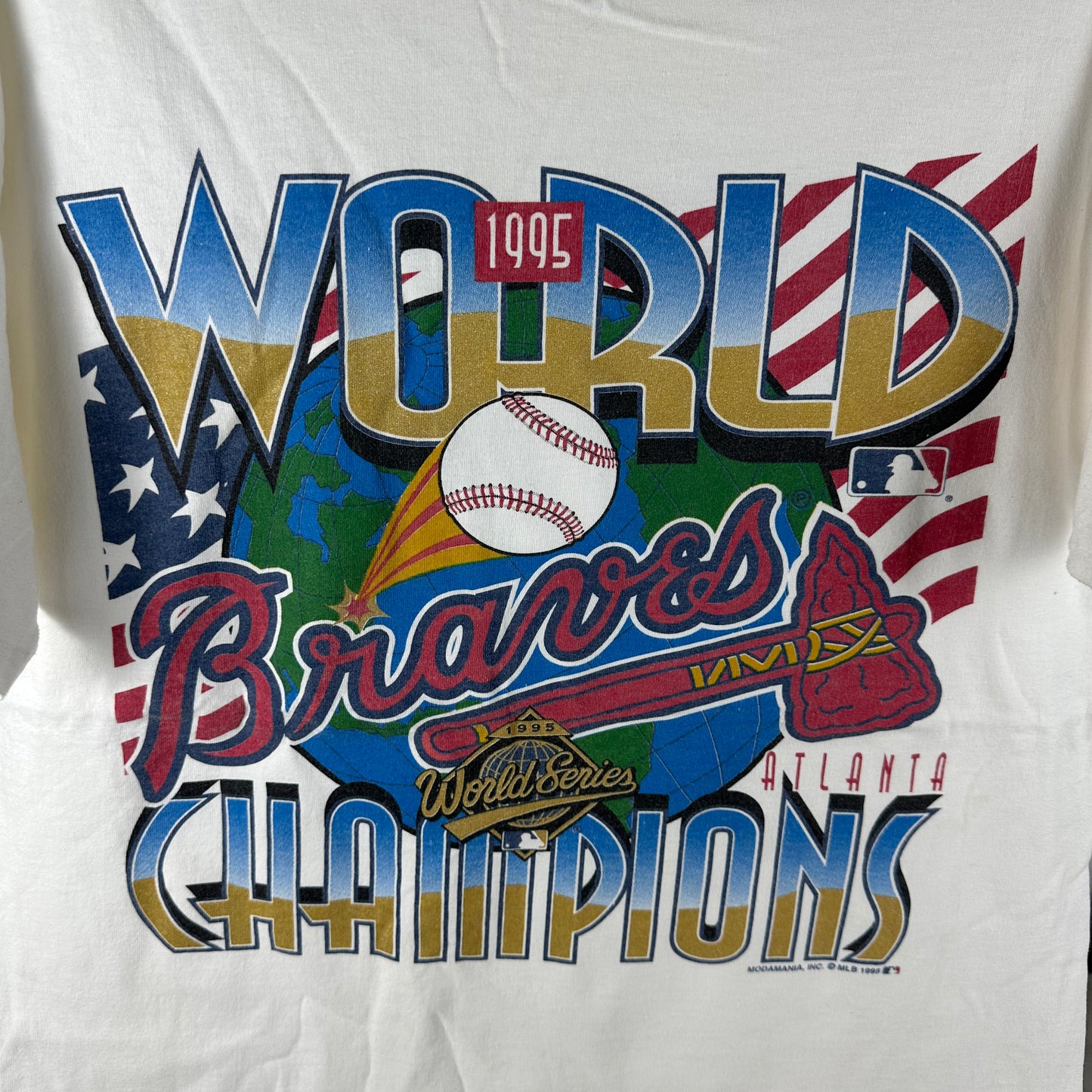 Vintage 1995 Atlanta Braves MLB World Champions Graphic T-shirt