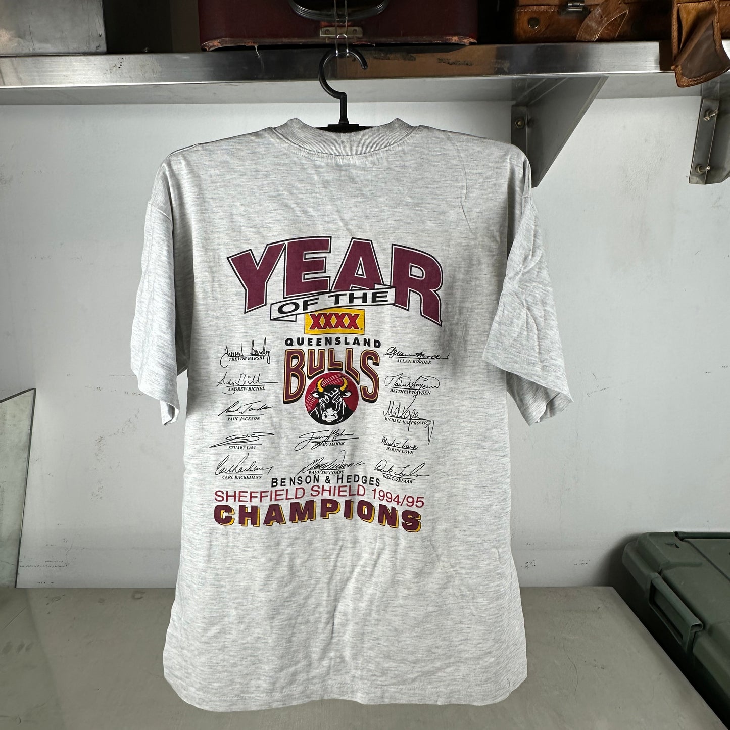 Vintage 1994/95 Queensland Bulls Cricket Sheffield Shield Champions T-shirt