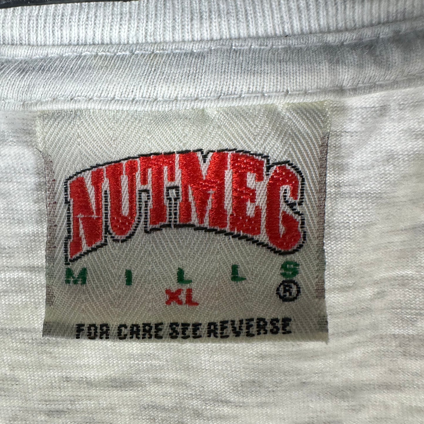 Vintage 90s Real Madrid Club De Futbol Soccer Nutmeg Graphic T-shirt