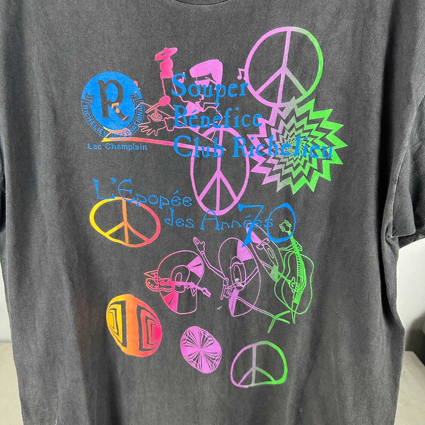 Vintage 90s Peace Sign Psychedelic Double Sided Graphic Single Stitch T-shirt