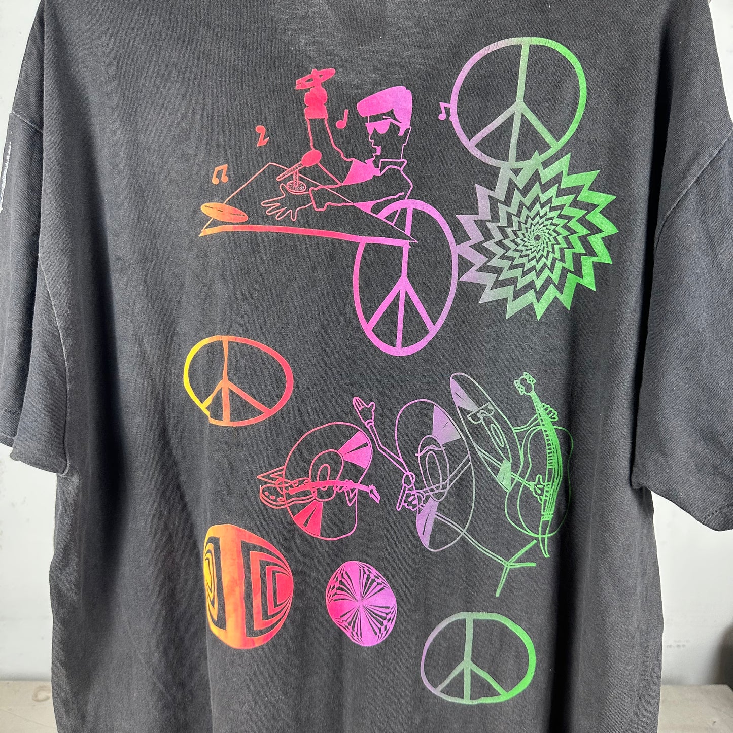 Vintage 90s Peace Sign Psychedelic Double Sided Graphic Single Stitch T-shirt