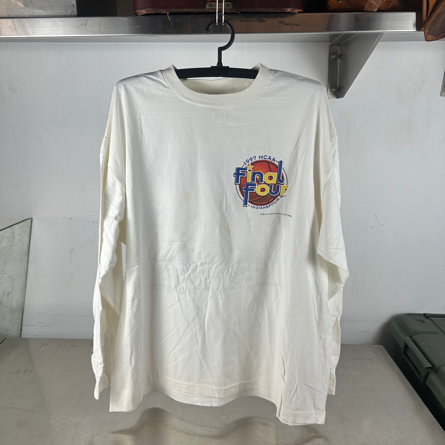 Vintage 1997 NCAA College Basketball Final Four Long Sleeves Graphic Single Stitch T-shirt