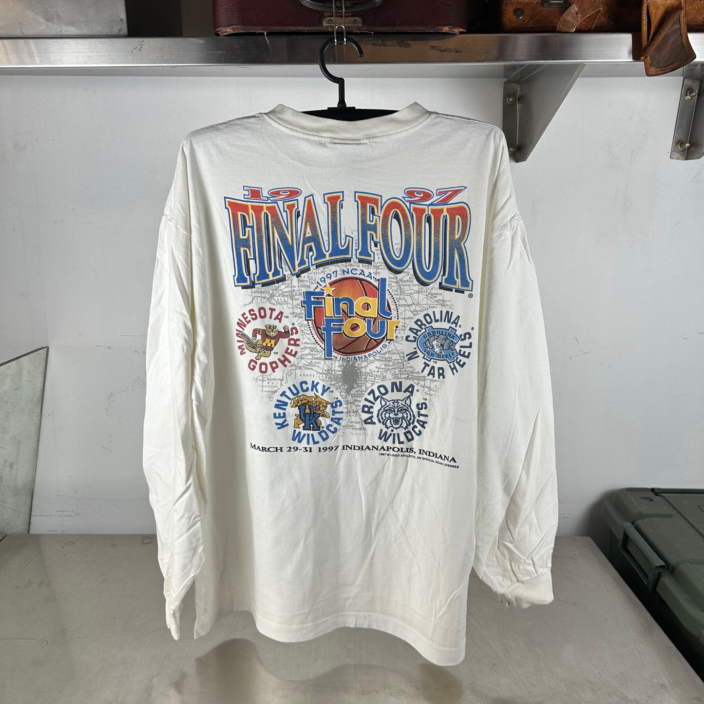 Vintage 1997 NCAA College Basketball Final Four Long Sleeves Graphic Single Stitch T-shirt
