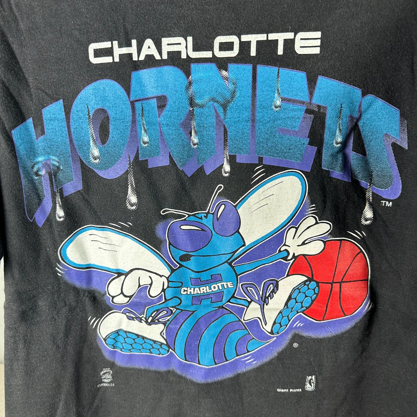 Vintage 90s Charlotte Hornets Big Logo NBA Graphic T-shirt
