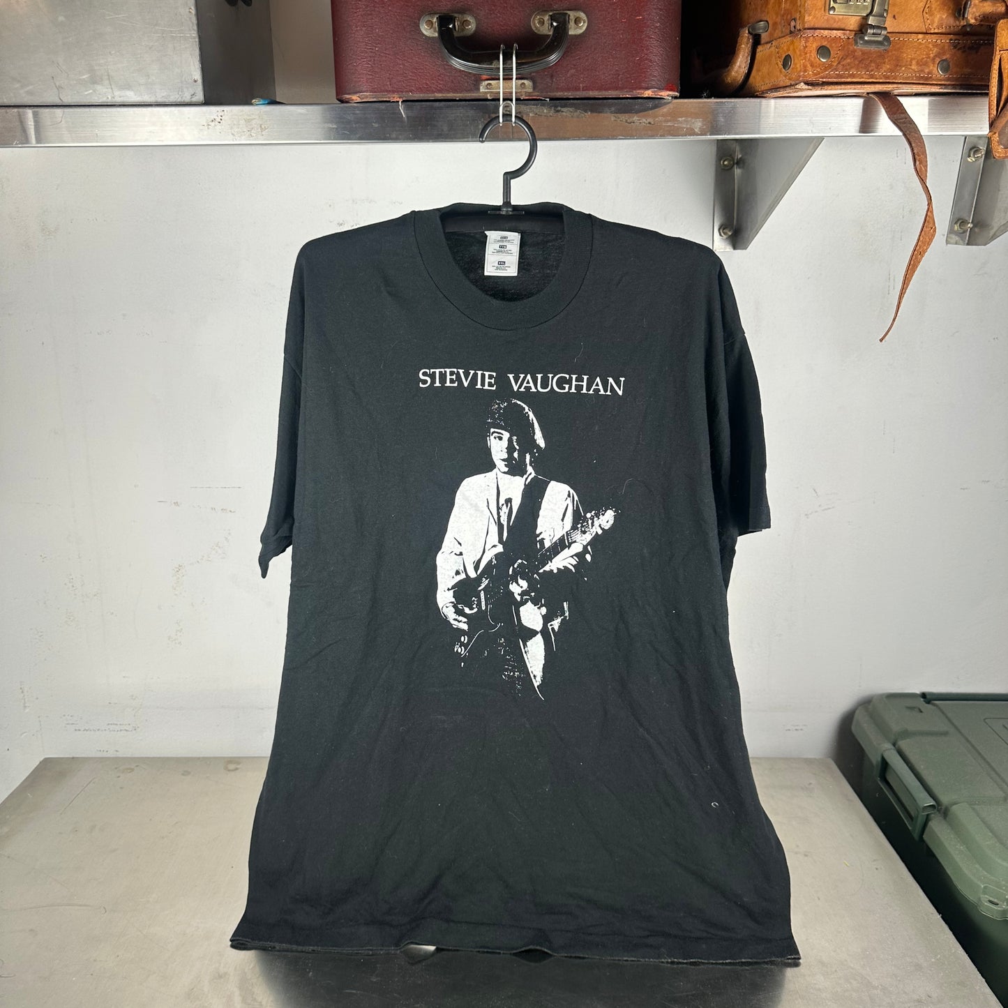 Vintage 90s Stevie Ray Vaughan Guitarist Graphic Single Stitch T-shirt
