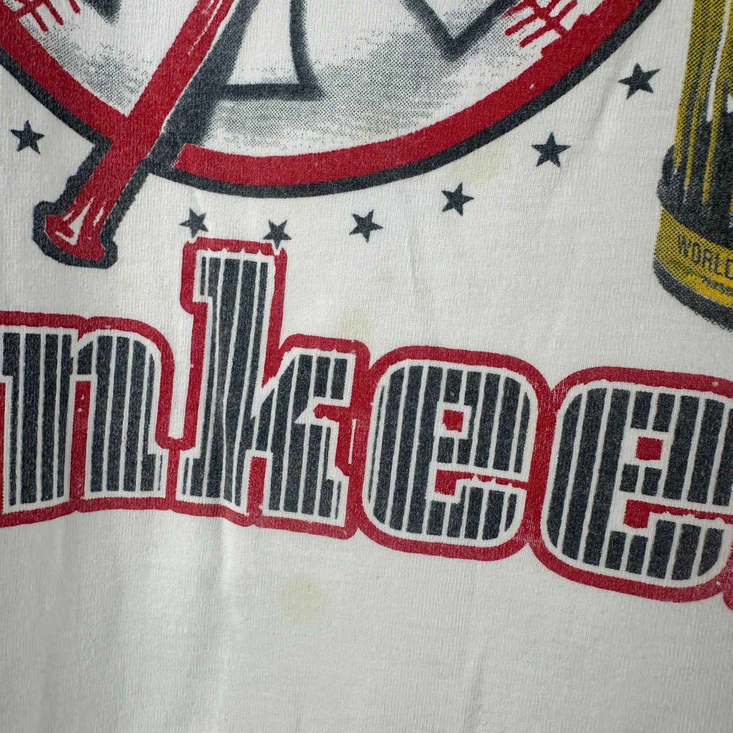 Vintage 1999 New York Yankees MLB Back to Back Champions T-shirt