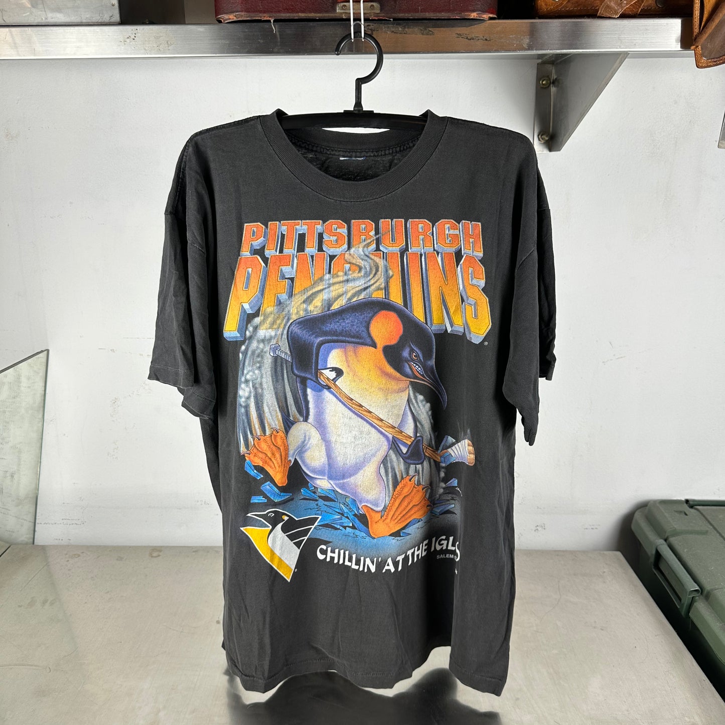Vintage 1994 Pittsburgh Penguins NHL Chillin At The Igloos Salem Sportswear T-shirt