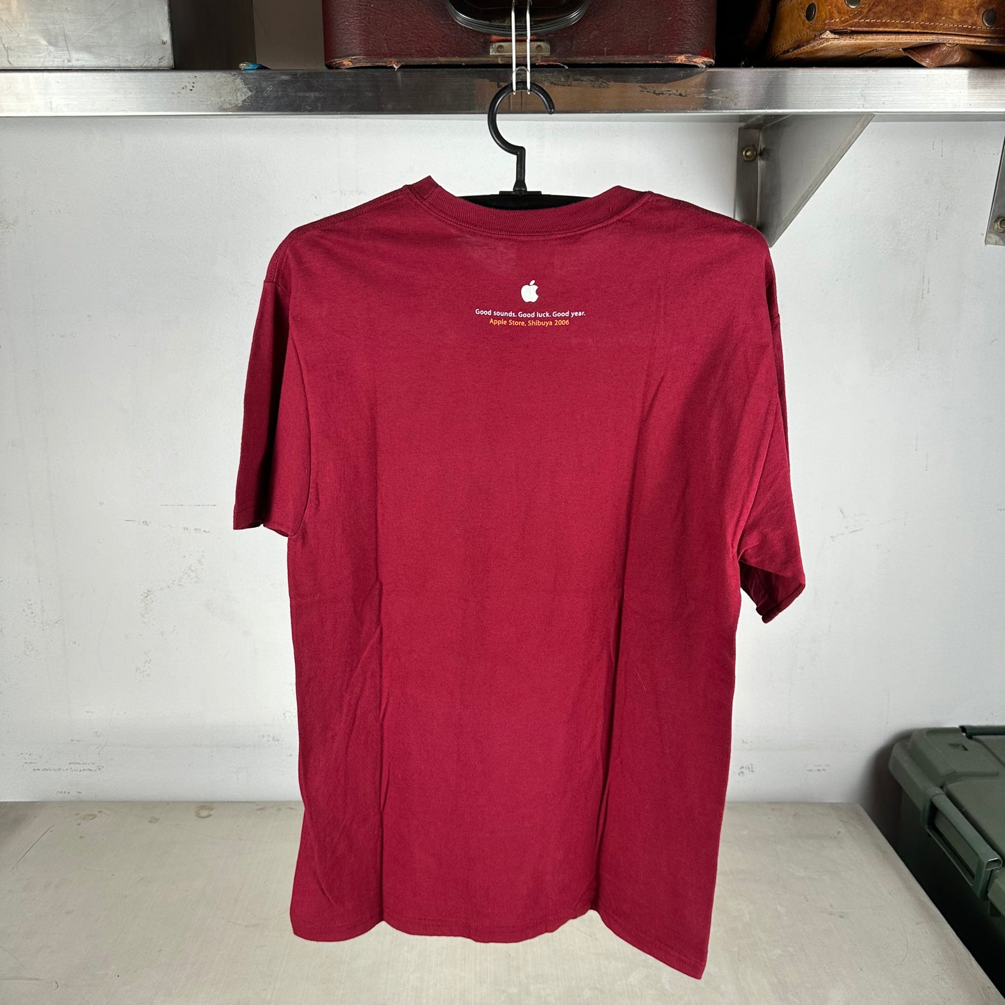 Vintage 2006 Apple iPod Japan Shibuya Store Promo Graphic T-shirt