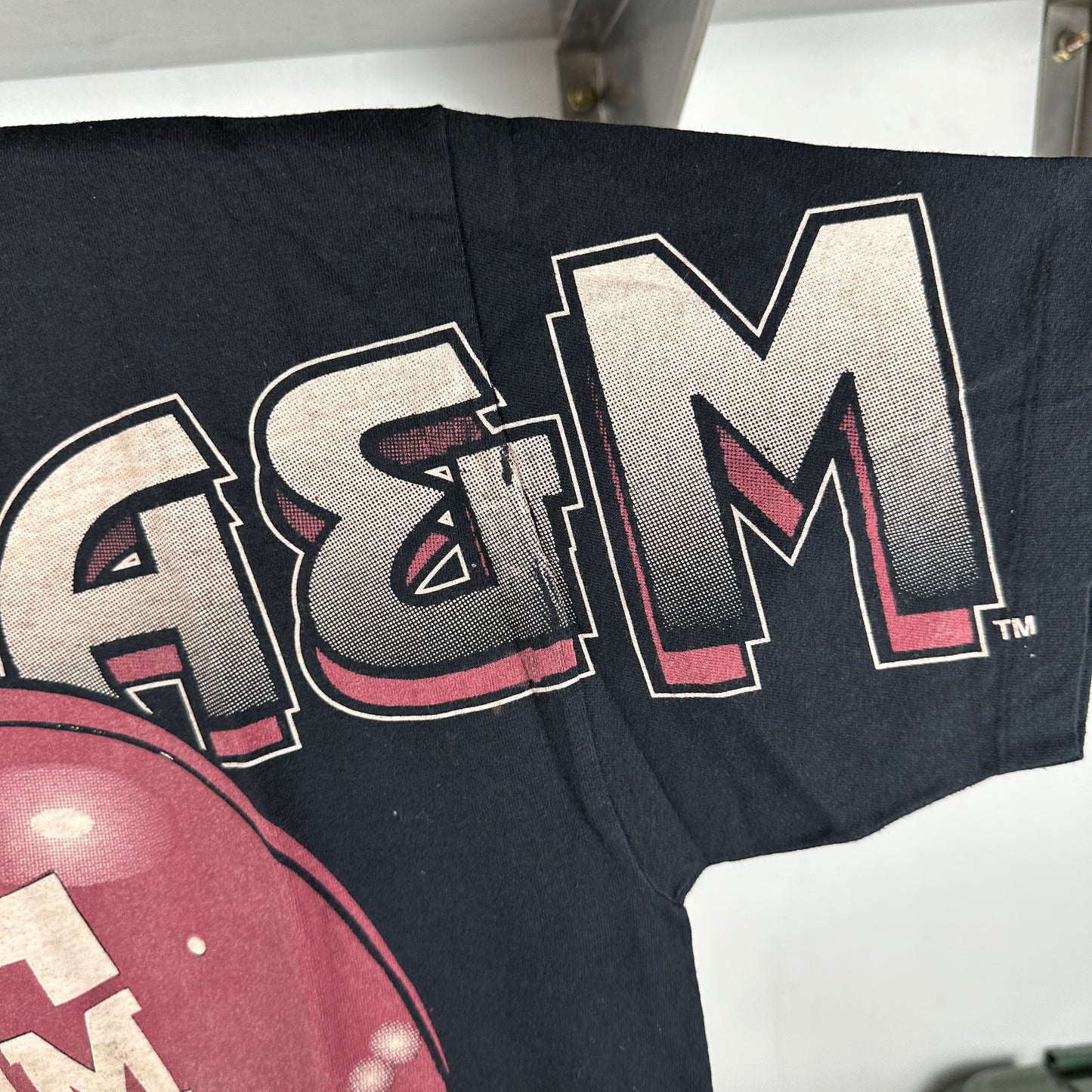 Vintage 90s Texas A&M Aggies NCAA Big Hats Wauldron Graphic T-shirt