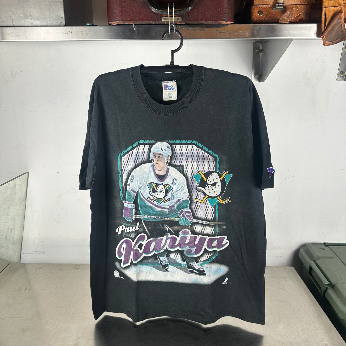 Vintage 90s Paul Kariya Mighty Ducks NHL Pro Player Graphic T-shirt