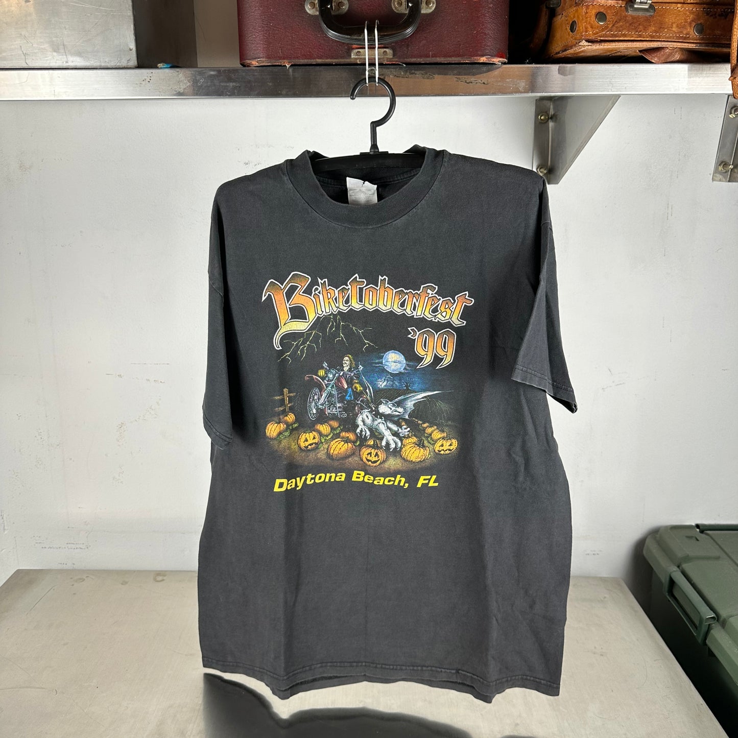 Vintage 1999 Florida Daytona Beach Biketoberfest Motorcycle Graphic T-shirt
