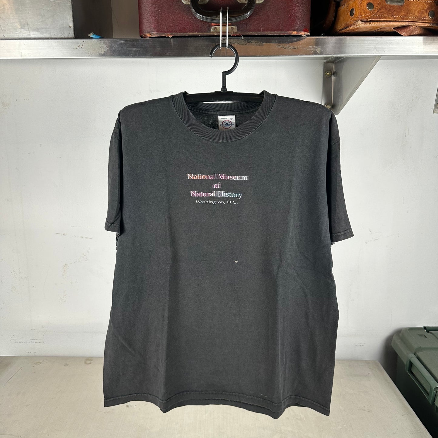 Vintage 2000s Smithsonian National Museum of Natural History Minerals Graphic T-shirt