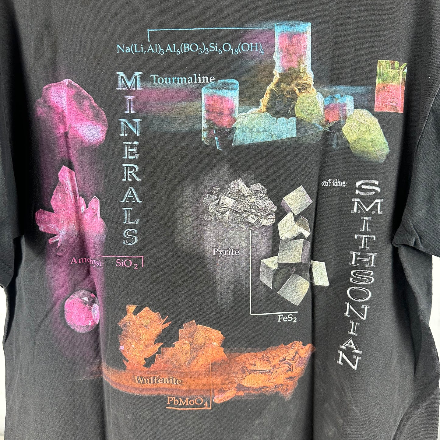 Vintage 2000s Smithsonian National Museum of Natural History Minerals Graphic T-shirt