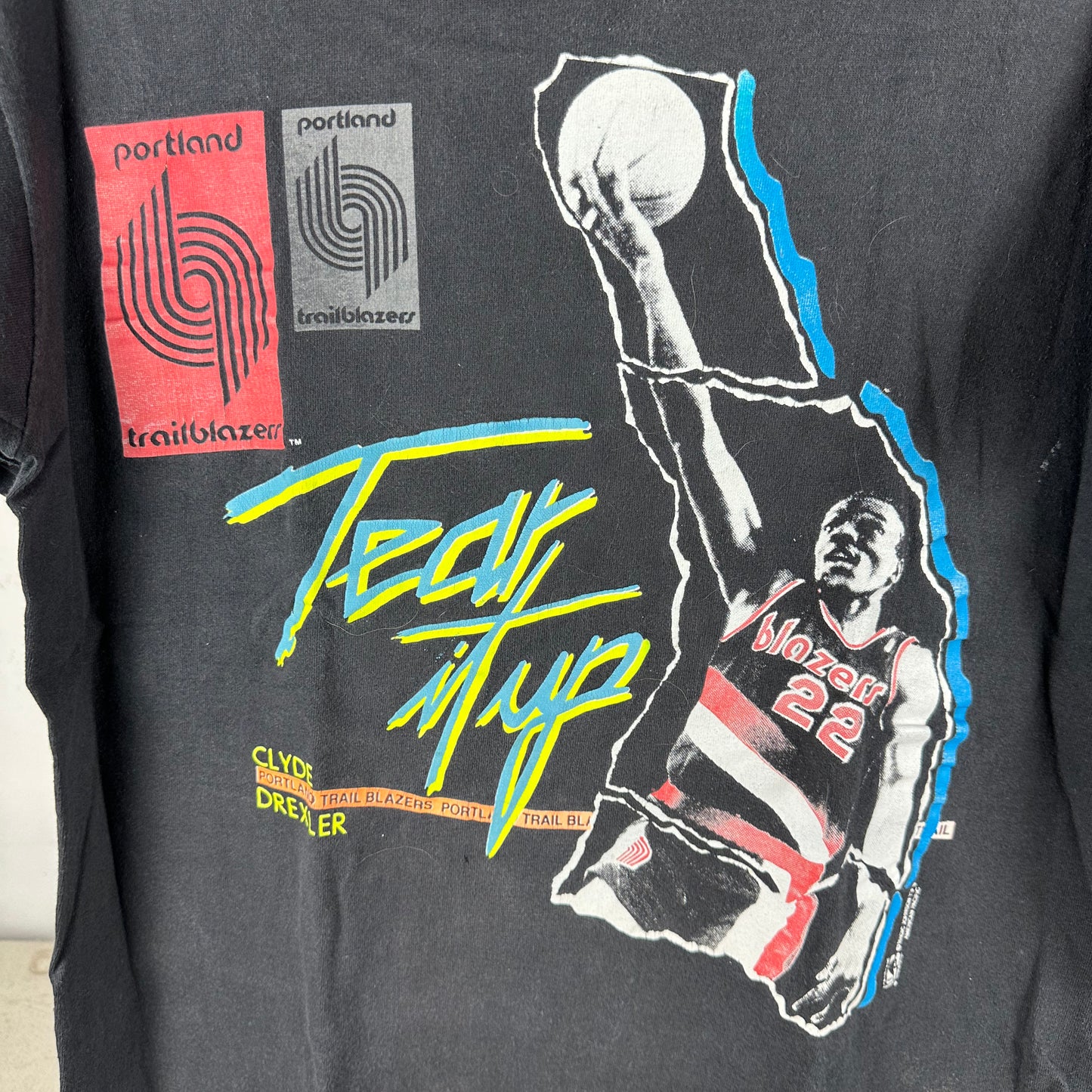 Vintage 90s Clyde Drexler Portland Trail Blazers NBA Tear It Up Single Stitch T-shirt