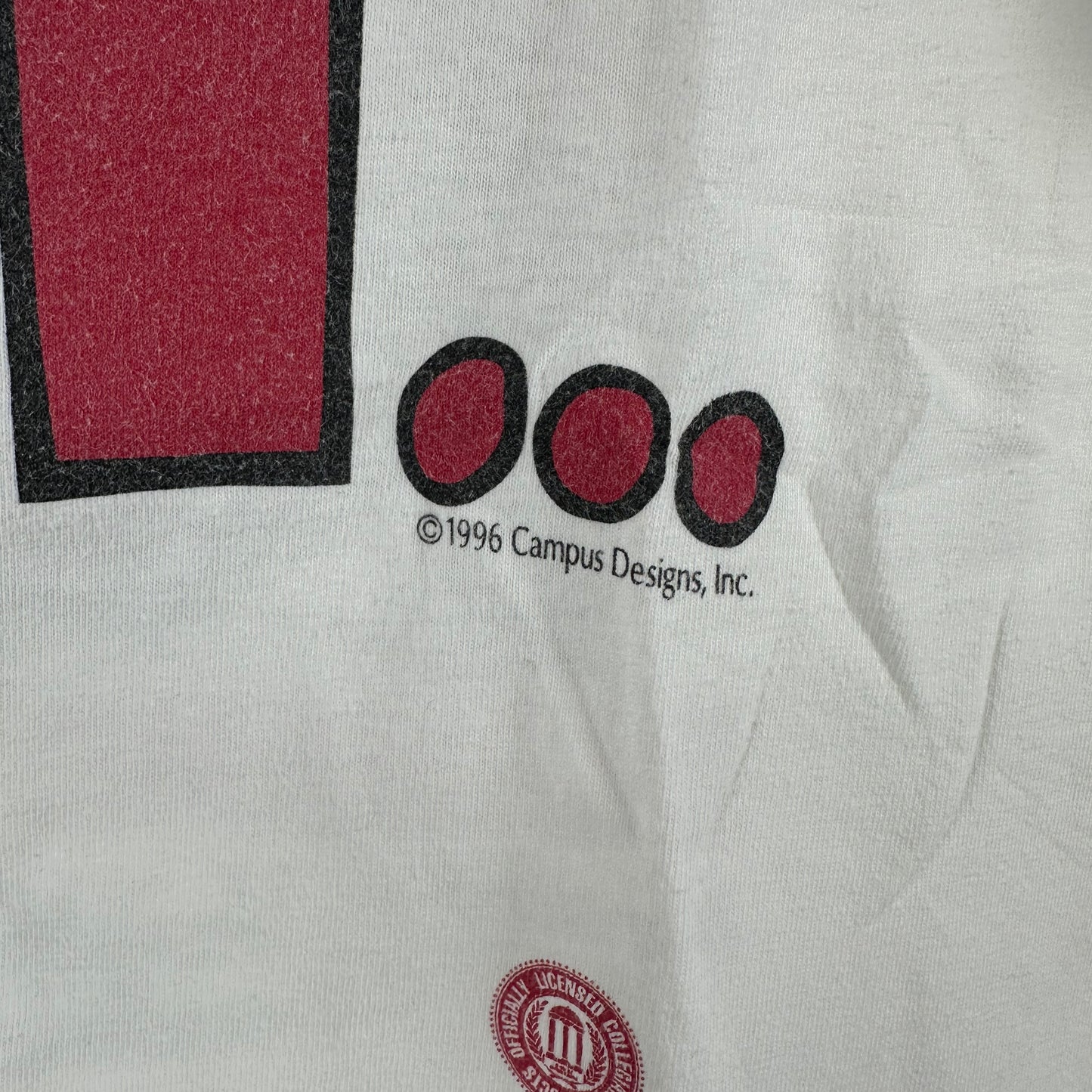 Vintage 1996 Alabama Crimson Tide NCAA Football Kill Tigers Graphic T-shirt