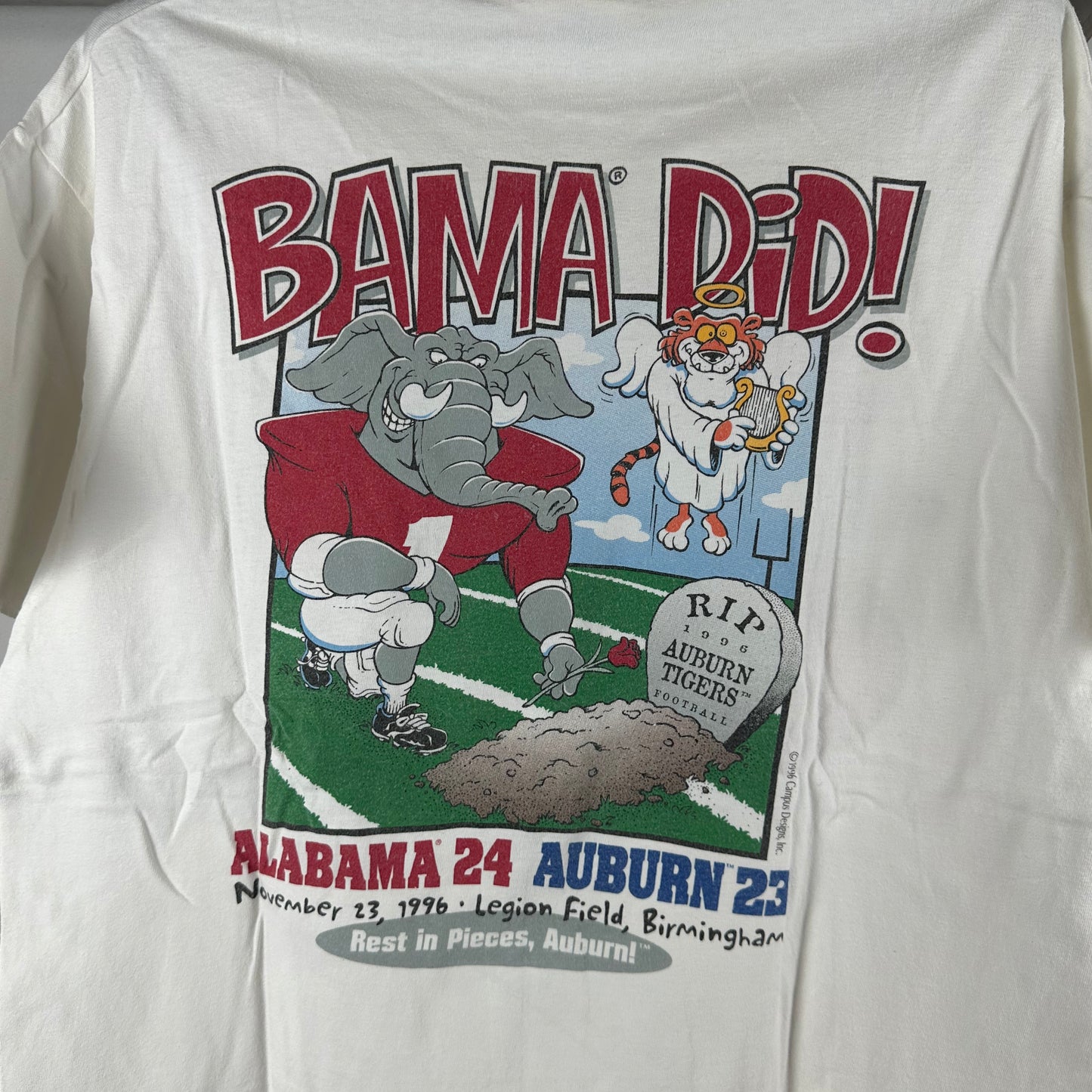 Vintage 1996 Alabama Crimson Tide NCAA Football Kill Tigers Graphic T-shirt