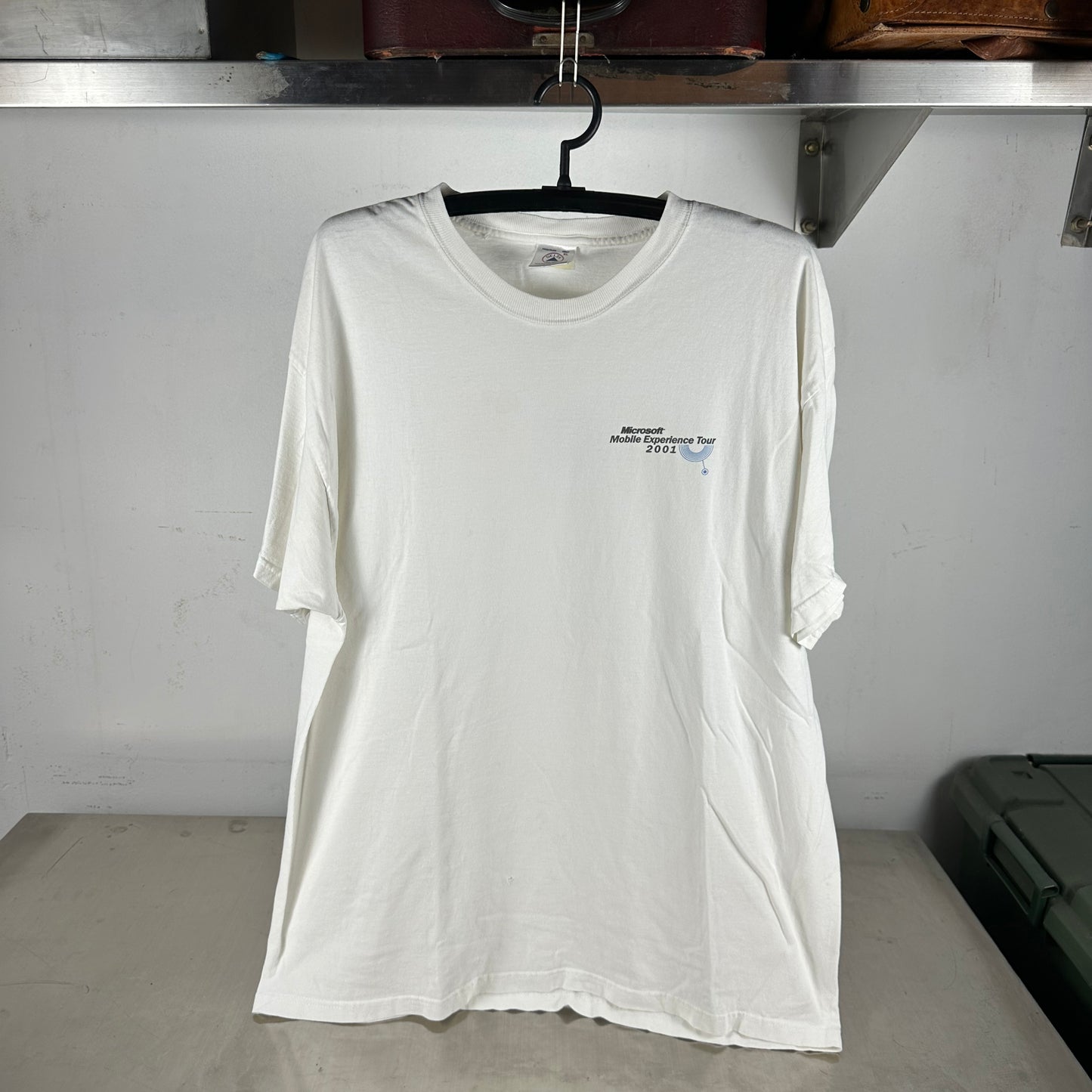 Vintage 2001 Microsoft Mobile Experience Tour Computer Graphic T-shirt