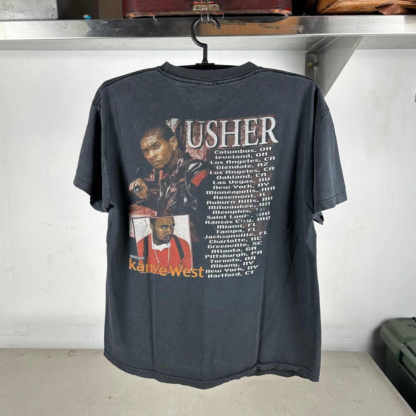 Vintage 2004 Usher Kanye West Confessions Tour Concert T-shirt