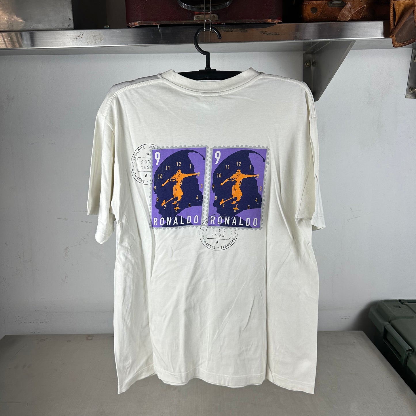 Vintage 90s Nike Ronaldo R9 24 Hour Goal Service Soccer Graphic T-shirt