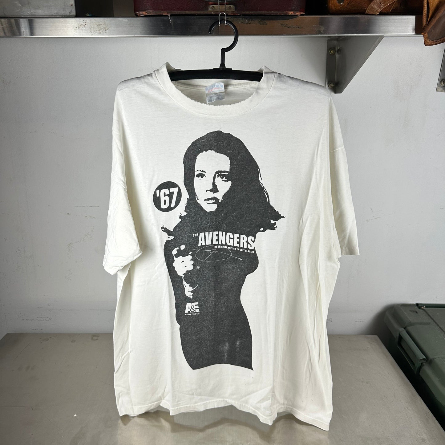 Vintage 2000s Diana Rigg The Avengers The Original British Classic Graphic T-shirt