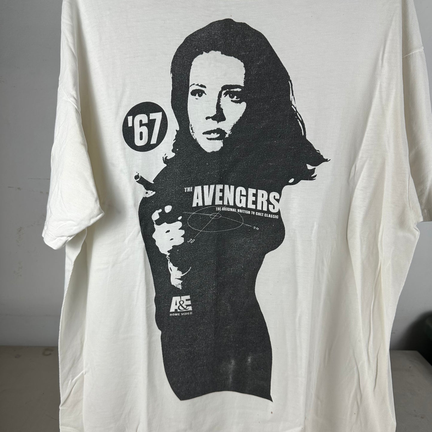 Vintage 2000s Diana Rigg The Avengers The Original British Classic Graphic T-shirt