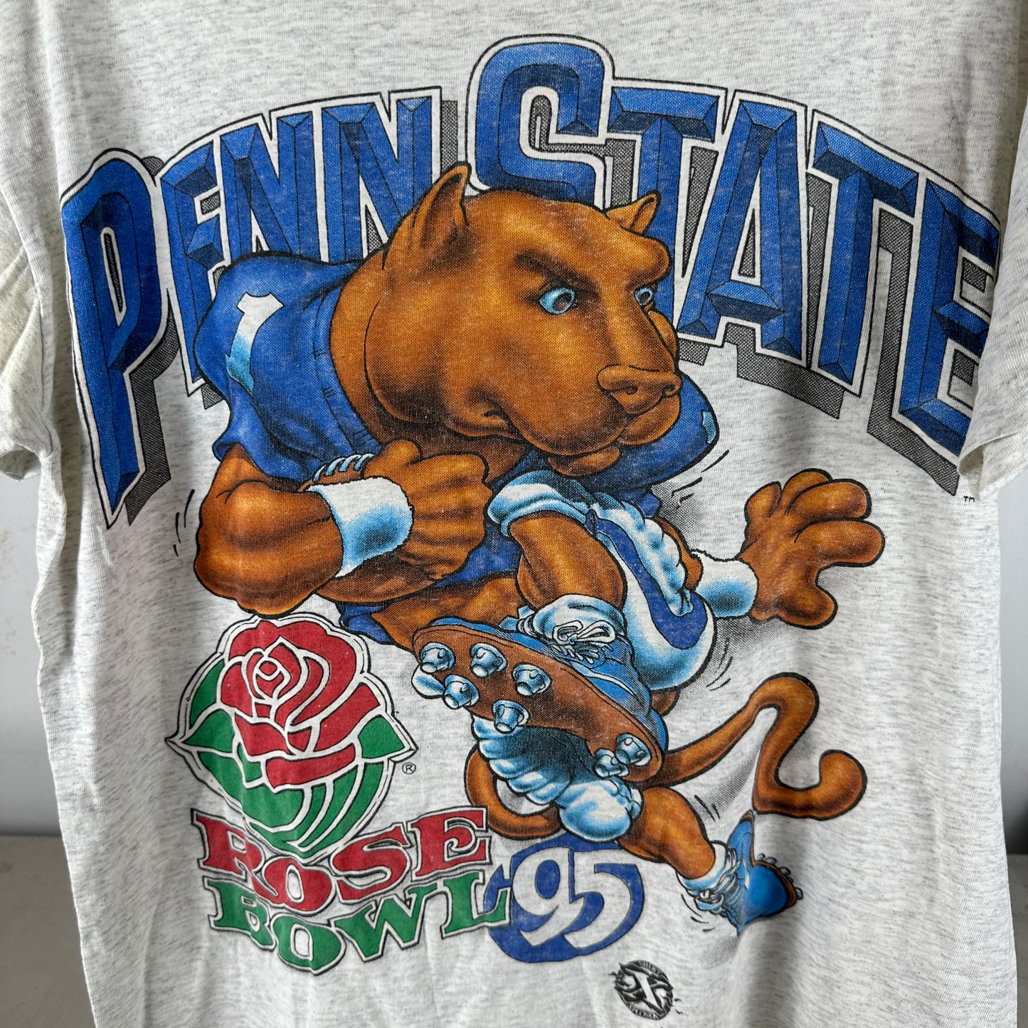 Vintage 1995 Penn State Nittany Lions NCAA Rose Bowl Mascot Graphic T-shirt