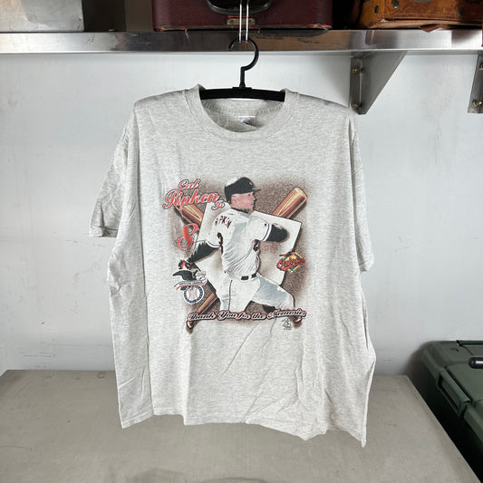 Vintage 2001 Cal Ripken Jr Baltimore Orioles MLB Graphic T-shirt