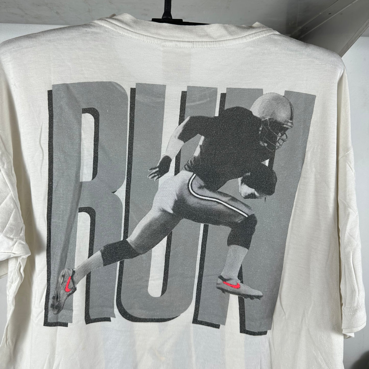 Vintage 90s Nike Bo Jackson Hit &amp; Run Graphic Baseball Football T-shirt