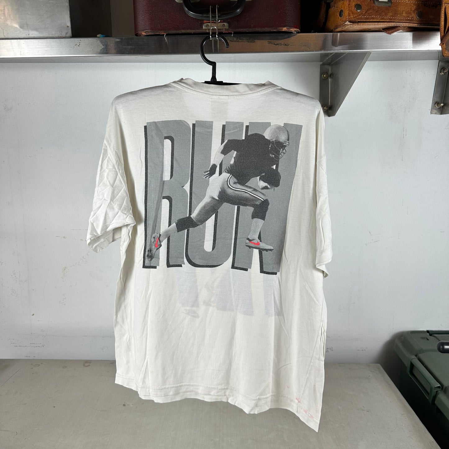 Vintage 90s Nike Bo Jackson Hit &amp; Run Graphic Baseball Football T-shirt