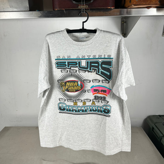 Vintage 1999 San Antonio Spurs NBA Champions Graphic T-shirt