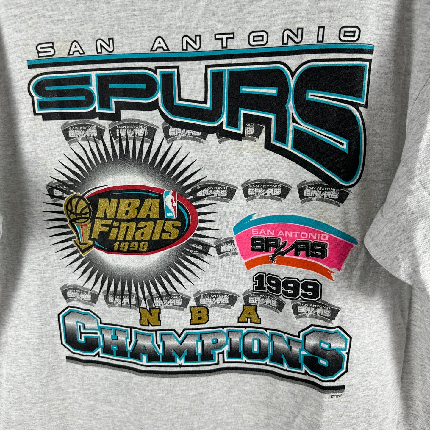 Vintage 1999 San Antonio Spurs NBA Champions Graphic T-shirt