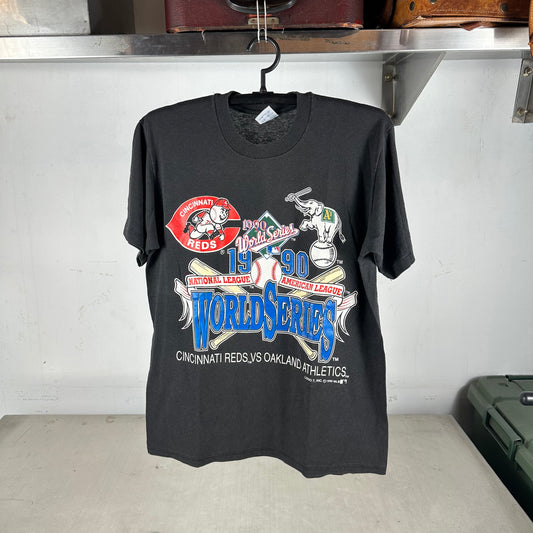 Vintage 1990 MLB World Series Cincinnati Reds VS Oakland Athletics Graphic T-shirt
