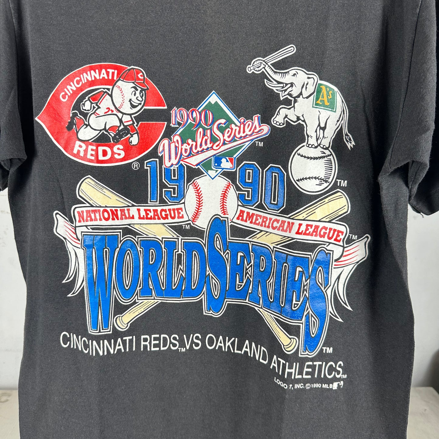 Vintage 1990 MLB World Series Cincinnati Reds VS Oakland Athletics Graphic T-shirt