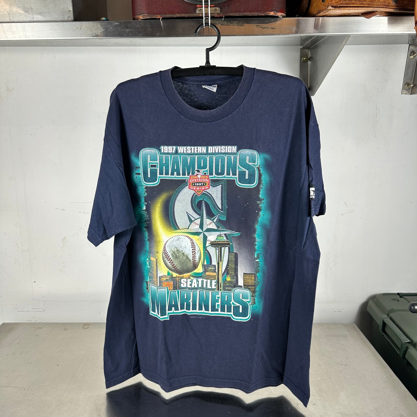 Vintage 1997 Seattle Mariners MLB Western Division Champions Graphic T-shirt