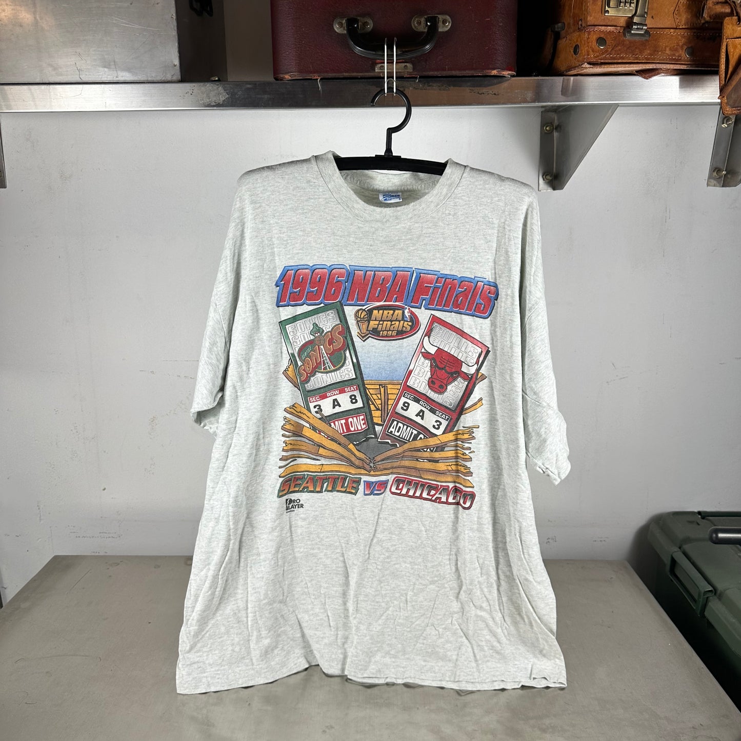 Vintage 1996 NBA Finals Seattle Supersonics VS Chicago Bulls Single Stitch T-shirt