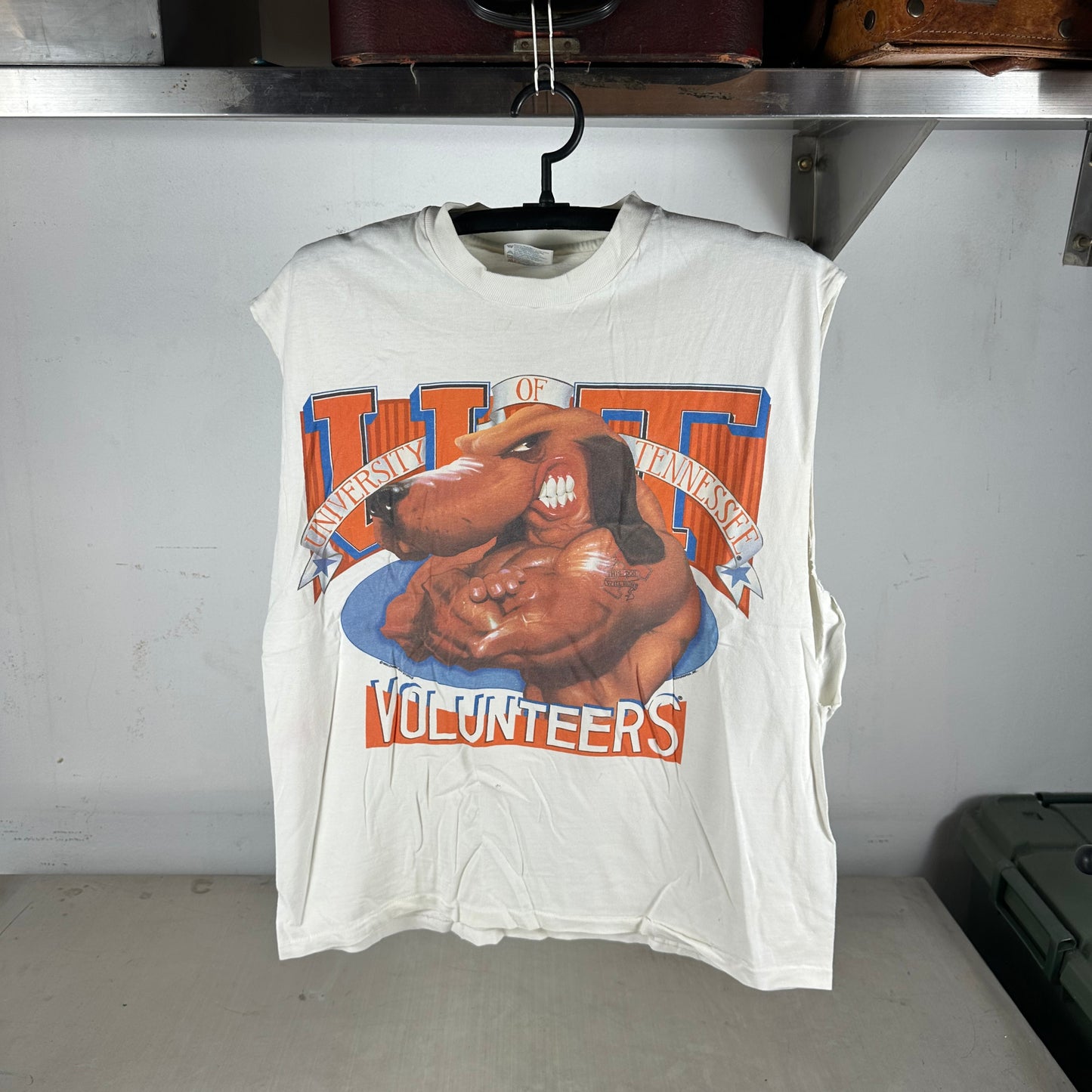 Vintage 1993 Tennessee Volunteers NCAA College Muscle Mascot Single Stitch T-shirt