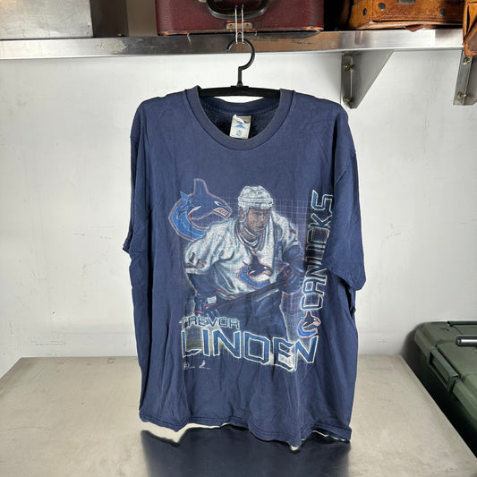 Vintage 90s Trevor Linden Vancouver Canucks NHL Graphic T-shirt