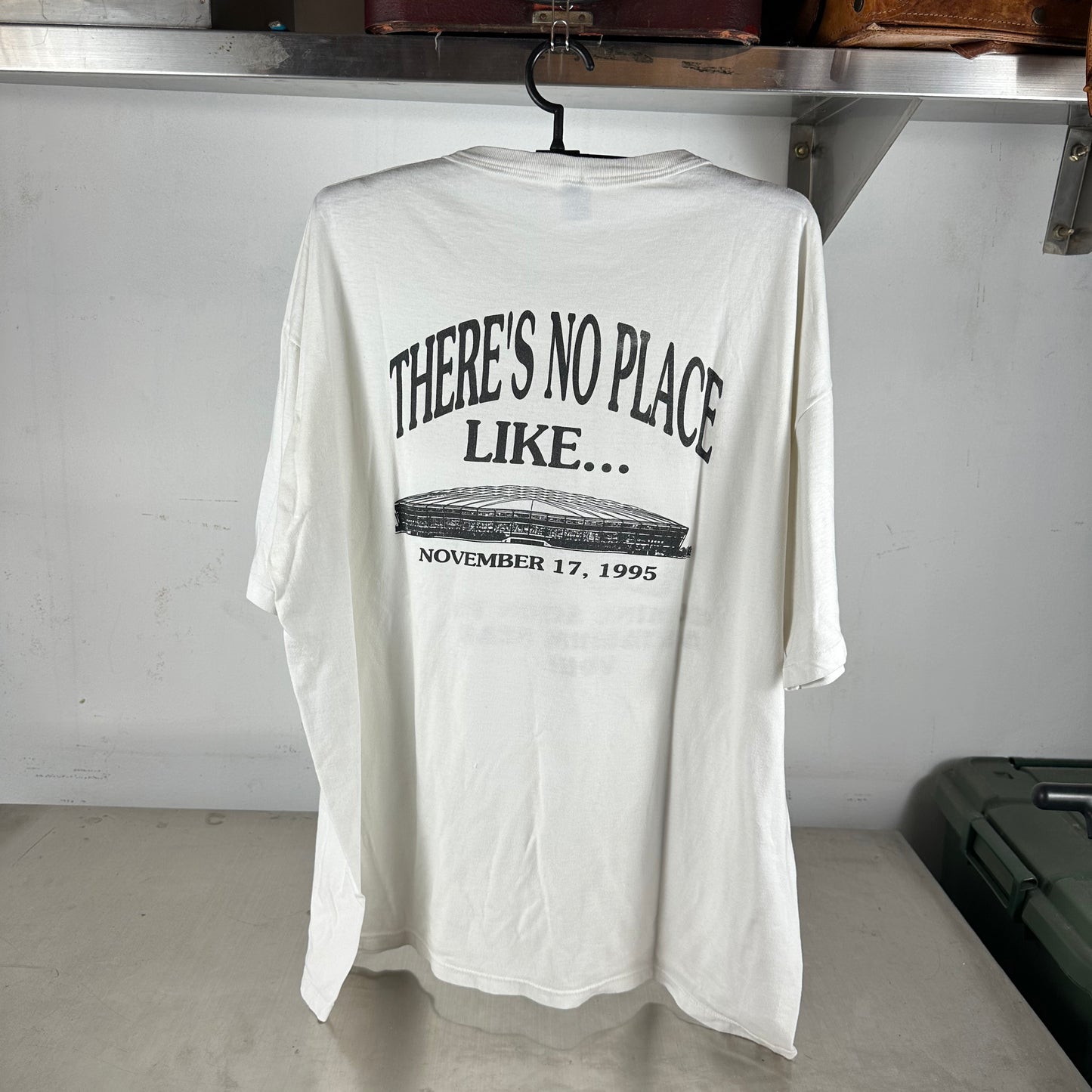 Vintage 1995 Valley Tigers High School Football Graphic T-shirt