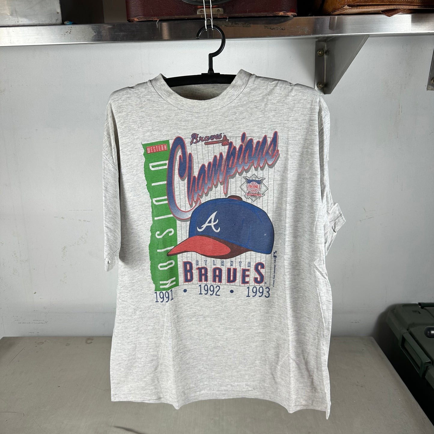Vintage 1993 Atlanta Braves Baseball MLB Division Champions Single Stitch T-shirt