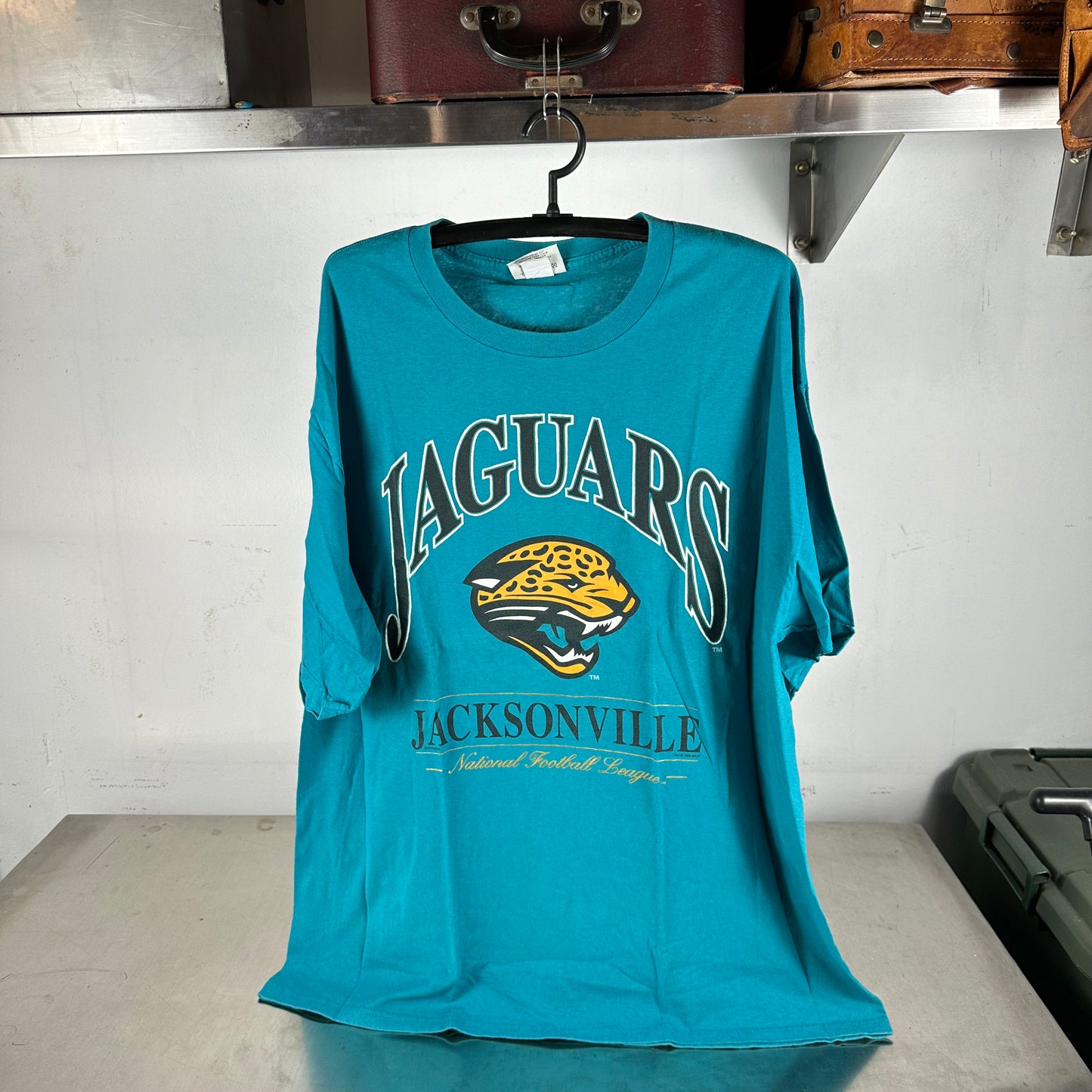 Vintage 1996 Jacksonville Jaguars Football NFL Graphic T-shirt